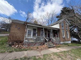 621 S 9th St, Petersburg, IL