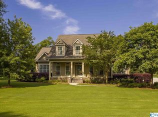 1235 Peninsula Dr, Scottsboro, AL 35769