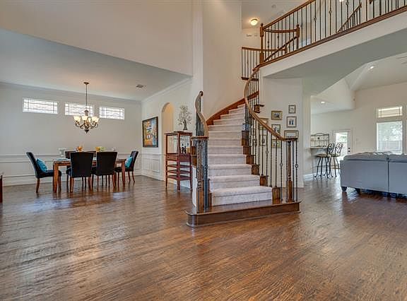 5th image of 1045 Saint Francis Ln