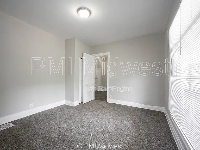 538 W 29th St #B — Photo 46