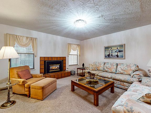 4th image of 5816 Knollwood Dr NE