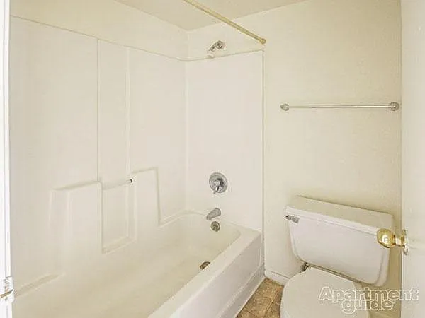 2020 Silver Creek Rd — Photo 9