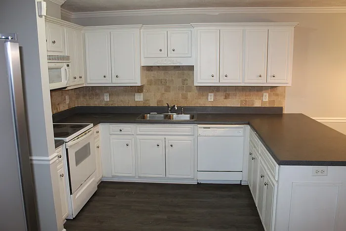 620 Goodale Ln — Photo 3