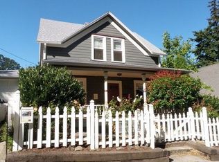 804 9th St, Hood River, OR 97031