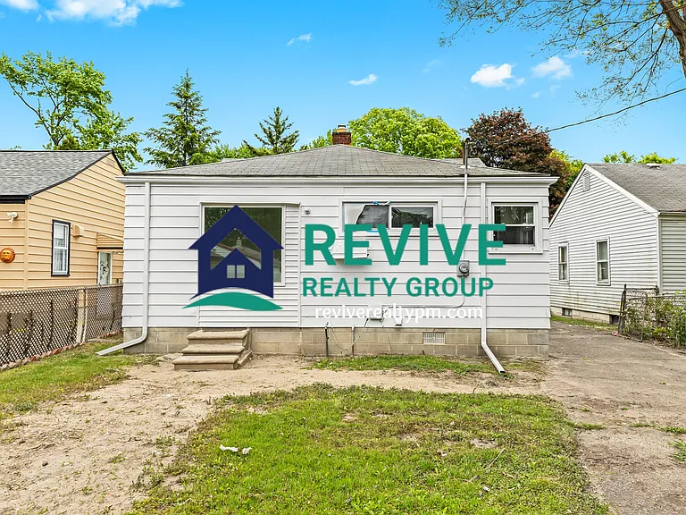 20481 Delaware Ave — Photo 19