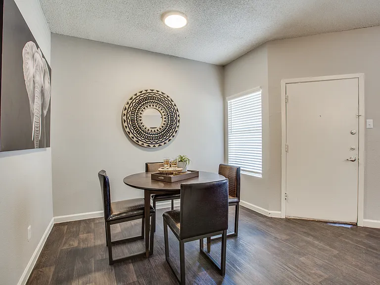 Felix Apartments — Photo 5