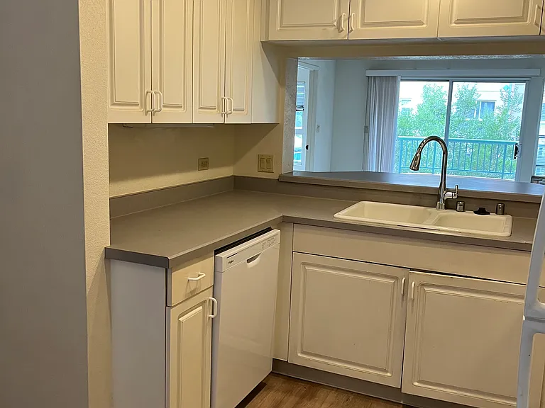 1090 Ala Napunani St #205 — Photo 17
