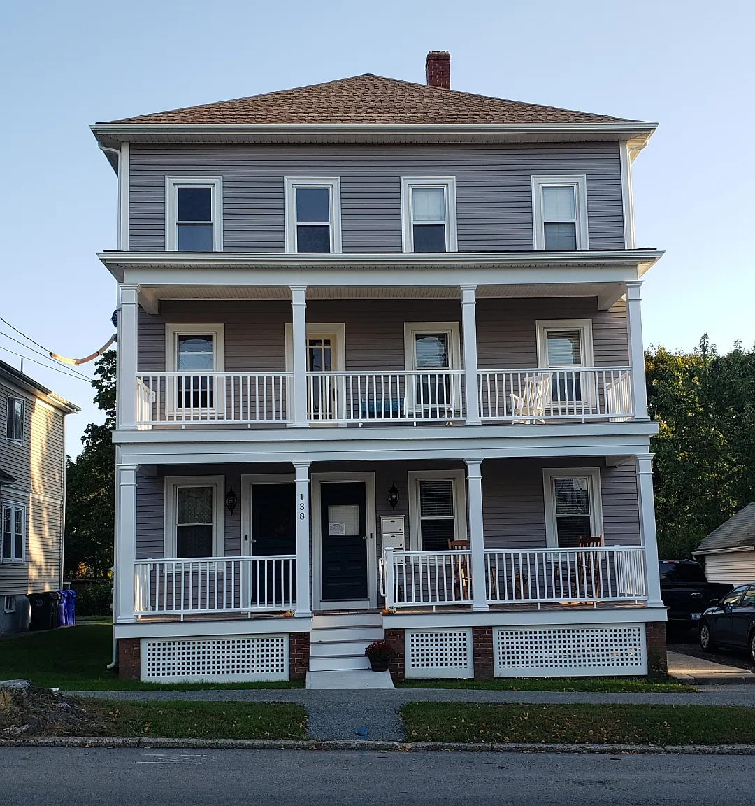 138 Bay View Ave — Photo 1