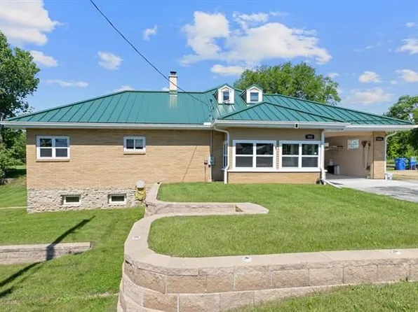 503 S Main St #A, Pardeeville, WI 53954