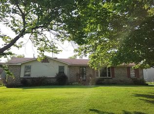 2245 Robin Dr, Clarksville, TN 37042
