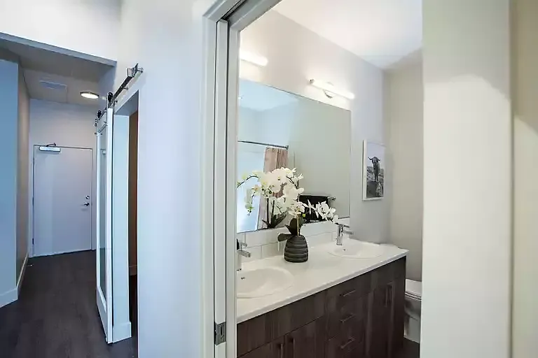 1 bed, 1.0 bath, 610 sqft, $1,650 — Photo 3