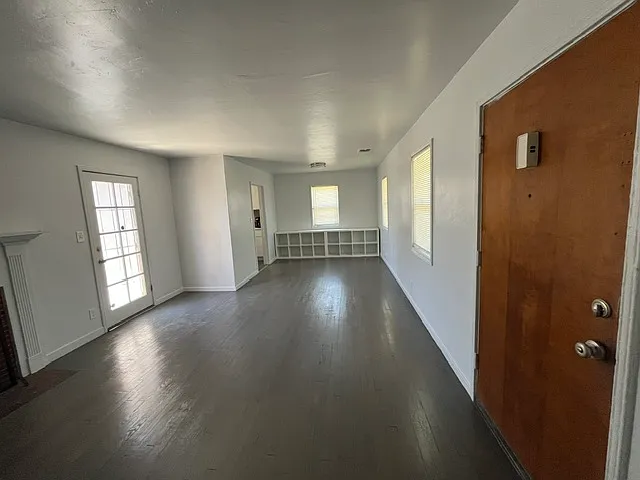 2400 Carlsbad Ave — Photo 12