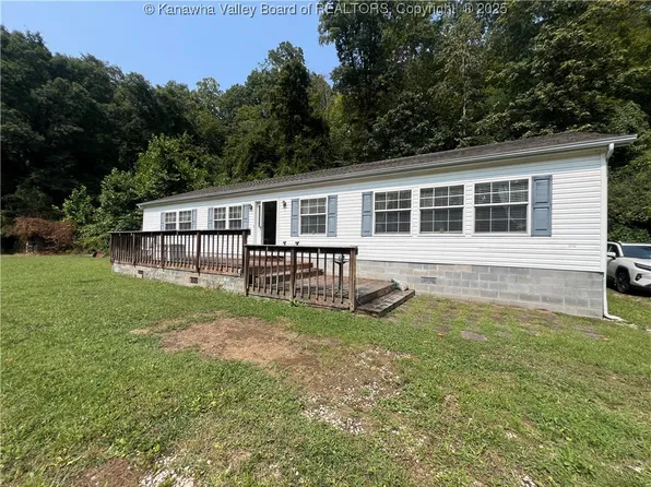 2964 E Mud River Rd, Milton, WV 25541
