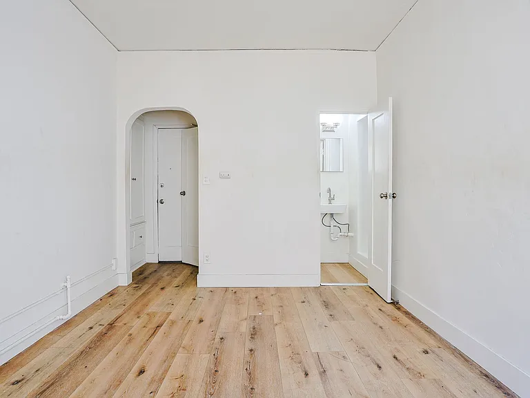 103 S Edgemont St — Photo 16