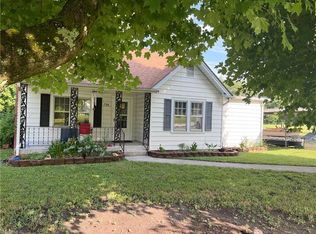 154 Belvue Dr, Mount Airy, NC 27030