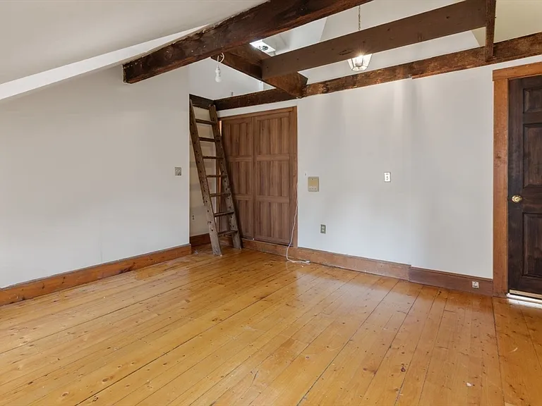31 Myrtle St #4 — Photo 19