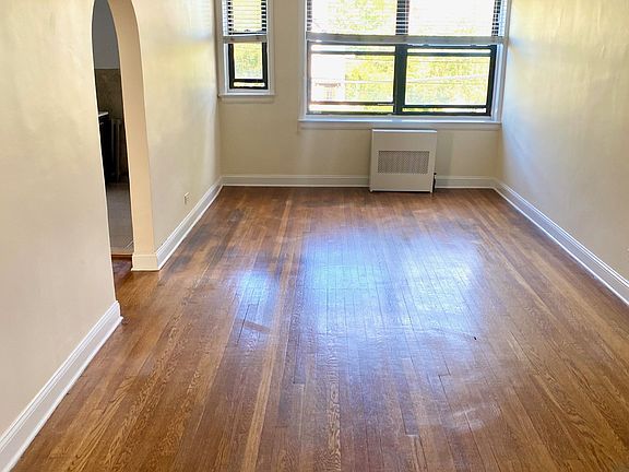 5th image of 320 Wendt Ave #2