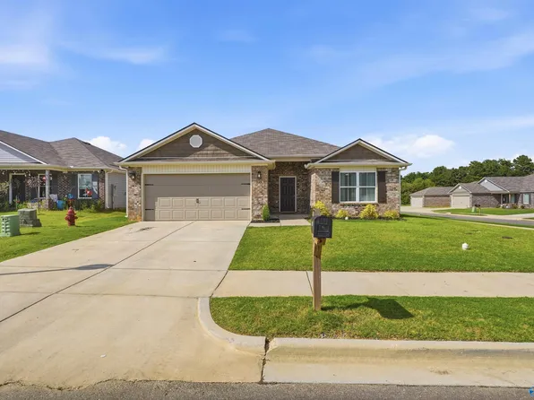 1643 Simmons St SE, Cullman, AL 35055