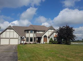 10184 N Fenton Rd, Fenton, MI 48430