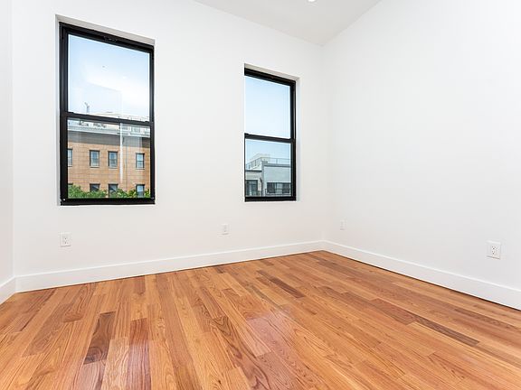 4th image of 236 Montrose Ave #1F
