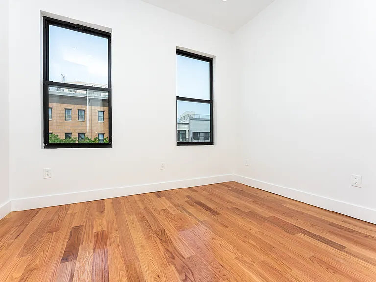236 Montrose Ave #2A — Photo 14