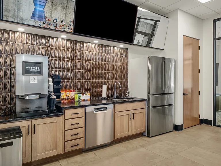 Black Iron Apartments — Photo 7