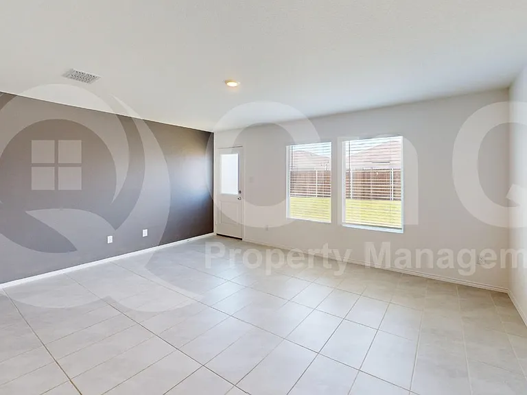 403 Ashbrook Way — Photo 8