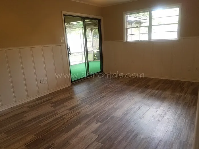 510 E Southfield Rd — Photo 5