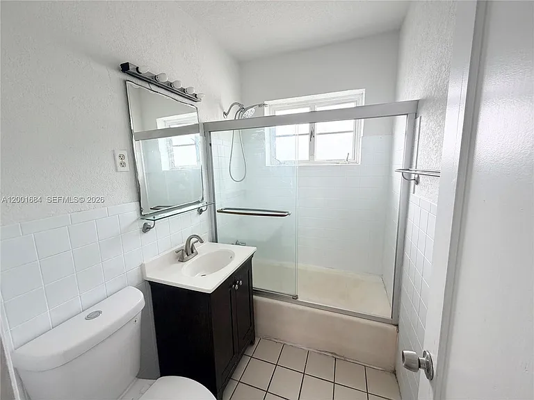 620 84th St #25 — Photo 5
