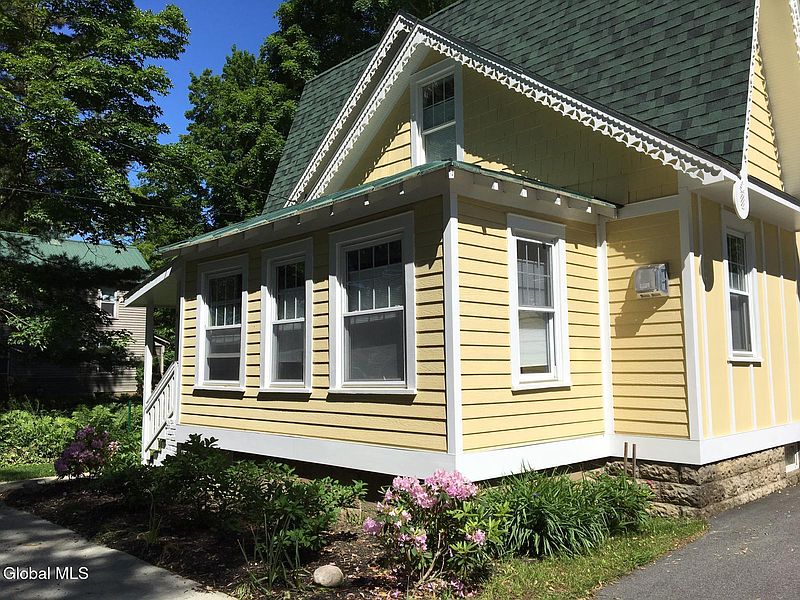 2nd image of 4 Avenue A