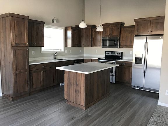 3rd image of 964 Eaglewood Ave W
