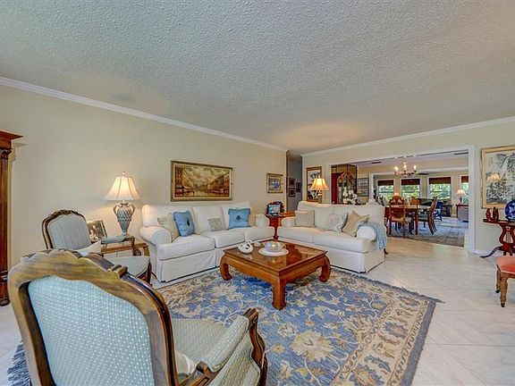 2nd image of 123 Oakwood Dr