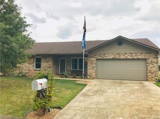 112 Meadowbruck Ln, Shiloh, IL