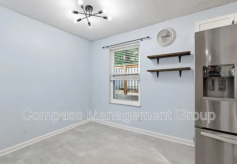 7668 Chatham Cir — Photo 14