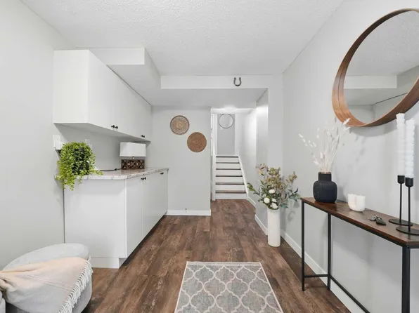 5400 Dalhousie Dr NW #56, Calgary, AB T3A 2B4