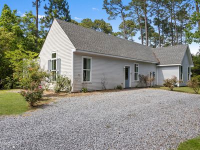 790 Peach St, Ocean Springs, MS, 39564