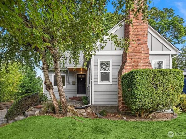 9756 Wallingford Avenue N, Seattle, WA 98103