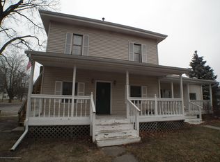 526 Taylor St, Grand Ledge, MI 48837