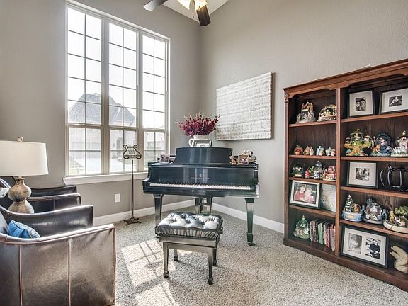 4th image of 4701 Desert Willow Dr