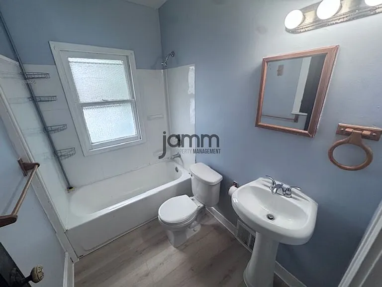 10232 Almira Ave — Photo 12