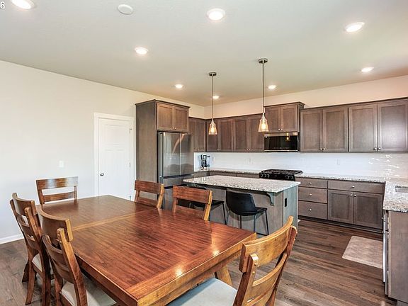 5th image of 3701 S 39th Pl