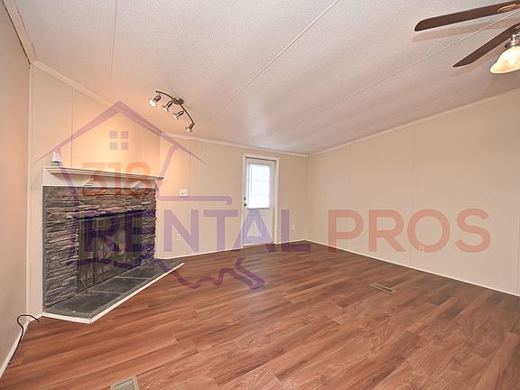 5th image of 210 Kathryn Ln