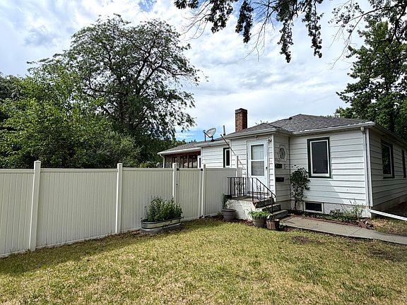 3rd image of 1229 Beach Ave SE