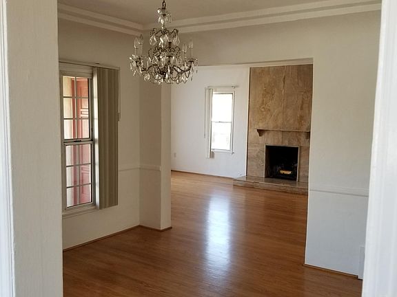 3rd image of 1480 S Crest Dr