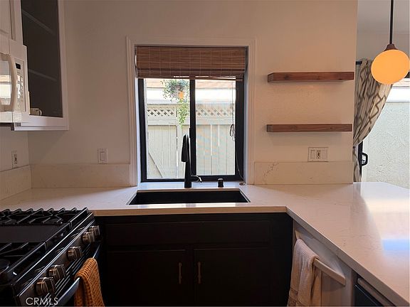 3rd image of 16 Sand Dollar Ct