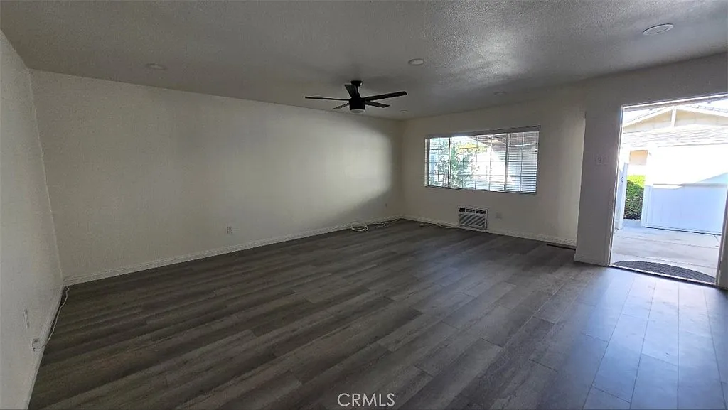 3 bed, 1300 sqft, $3,200 — Photo 3