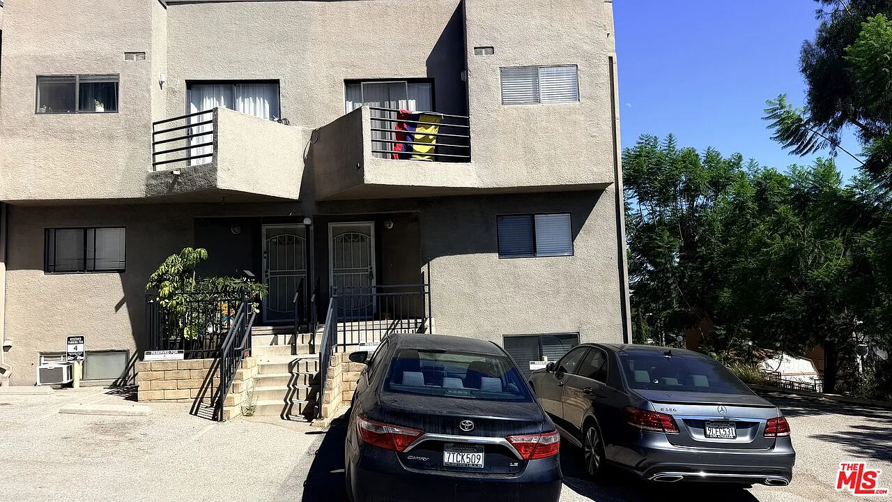 3 bed, 3.0 bath, 1545 sqft, $4,950 — Photo 1