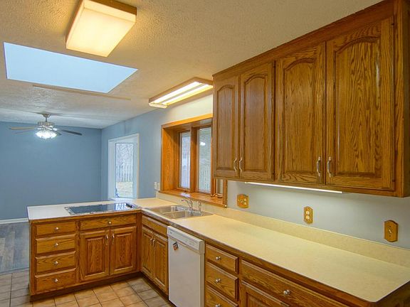 4th image of 4716 Dogwood Dr