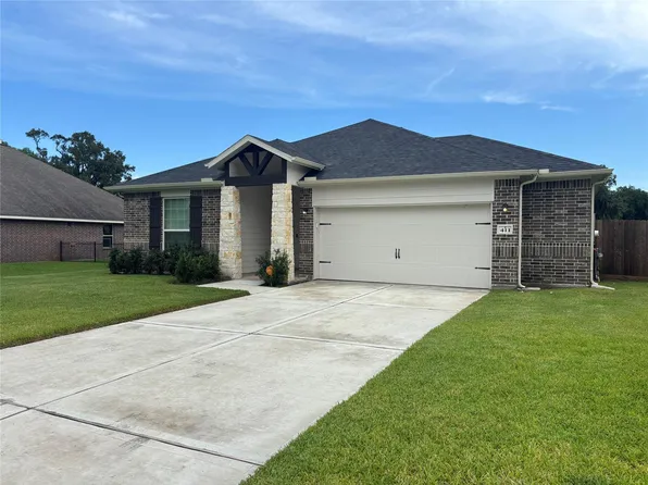 411 S Amherst Dr, West Columbia, TX 77486