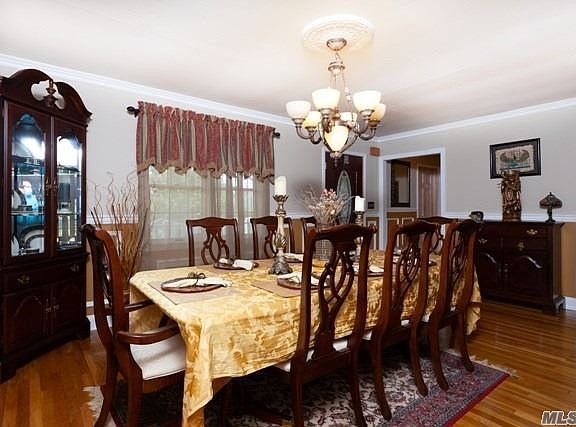 3rd image of 9 Taylor Dr